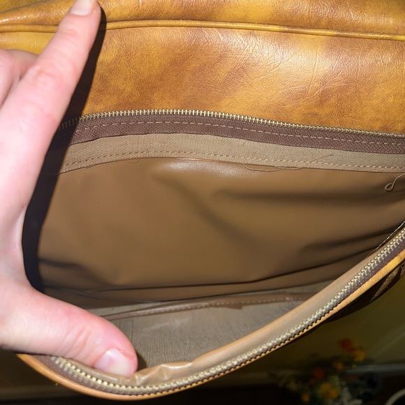 Vintage 1960s Brown Leather Carry On Travel Crossbody Bag - Picture 11 of 14